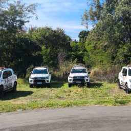 Ação da PM contra o tráfico na zona oeste prende jovem com drogas