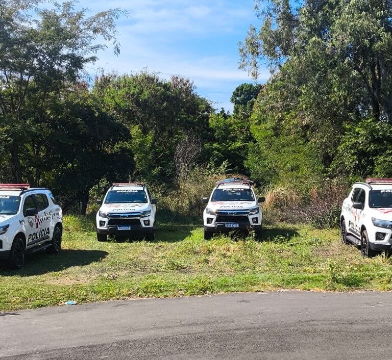 Ação da PM contra o tráfico na zona oeste prende jovem com drogas