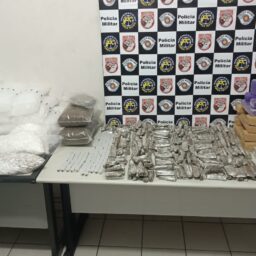 Ação da PM e Emdurb desobstrui vias, apreende drogas e retoma terreno