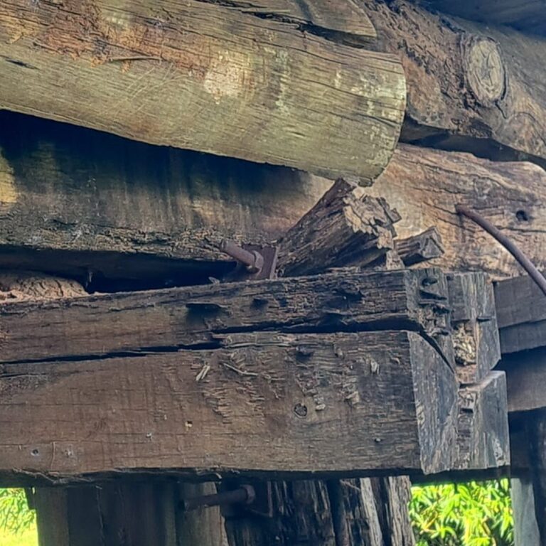 Ponte em estrada rural de Rosália começa a ser recuperada