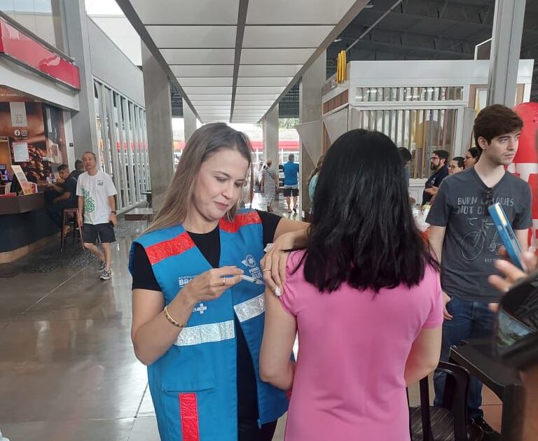 Dia D imuniza quase três mil contra a gripe em um único dia