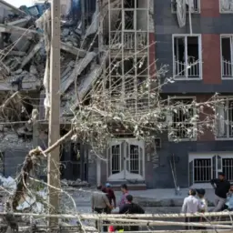 Rússia e China condenam ataque ao Irã; França e EUA apoiam Israel