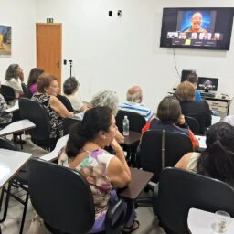 Marília recebe roda de conversa sobre infâncias e desafios do mundo conectado