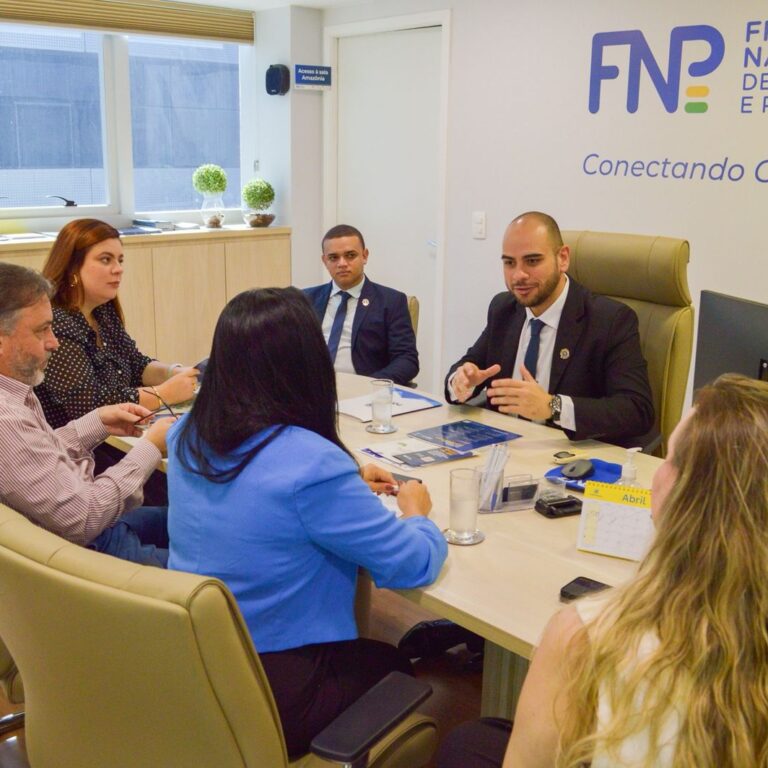 Diogo cumpre agenda em Brasília e garante quase R$ 2 mi para Pompeia