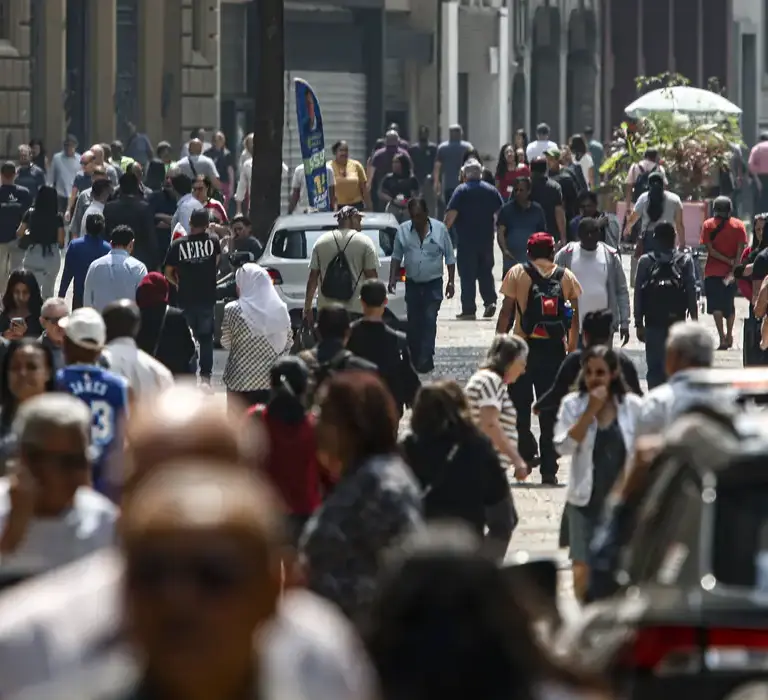 Contratação pública terá 8% de vagas para mulher vítima de violência