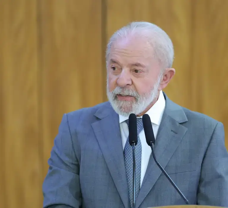 Lula veta projeto que aumenta o número de deputados na Câmara