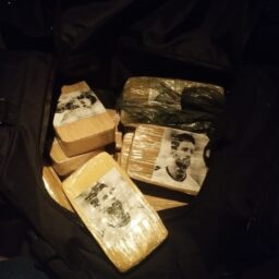 Droga apreendida na região ostenta ‘marca própria’ com foto de jogador de futebol