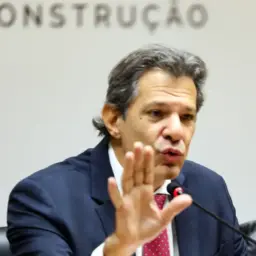 Brasil não sairá da mesa de negociação com EUA, diz Fernando Haddad