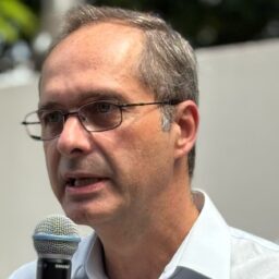 Danilo da Saúde apoia ampliação de atendimento às pessoas com TEA na Amei