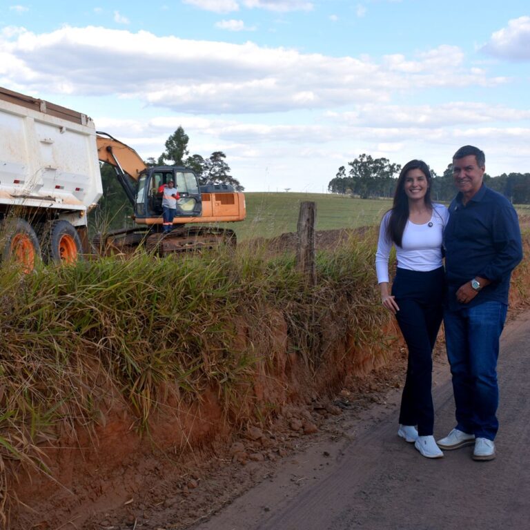 Capitão Augusto e Dani Alonso anunciam obras na avenida das chácaras atrás da Coca-Cola