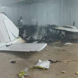 Incêndio criminoso em aeronave mobiliza equipes de emergência