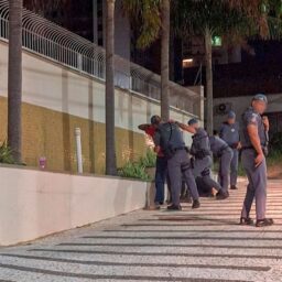 PM prende trio que assaltou motorista em ônibus no Centro de Marília