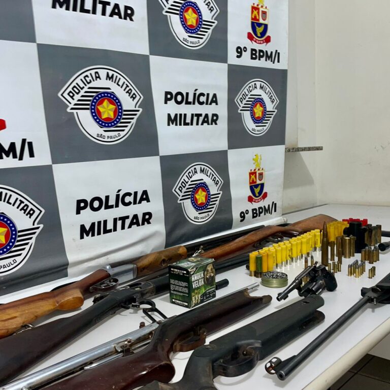 Quatro horas de terror, um arsenal e três prisões em flagrante