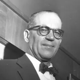 Ao lado de todas elas