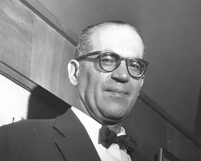 Ao lado de todas elas