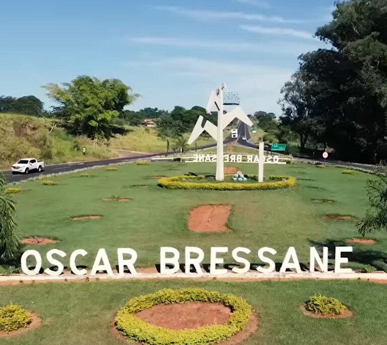 Justiça afasta servidores e suspende contratos em Oscar Bressane