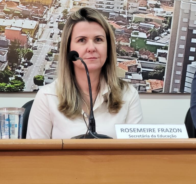 Justiça marca audiência em caso que envolve secretária da Educação