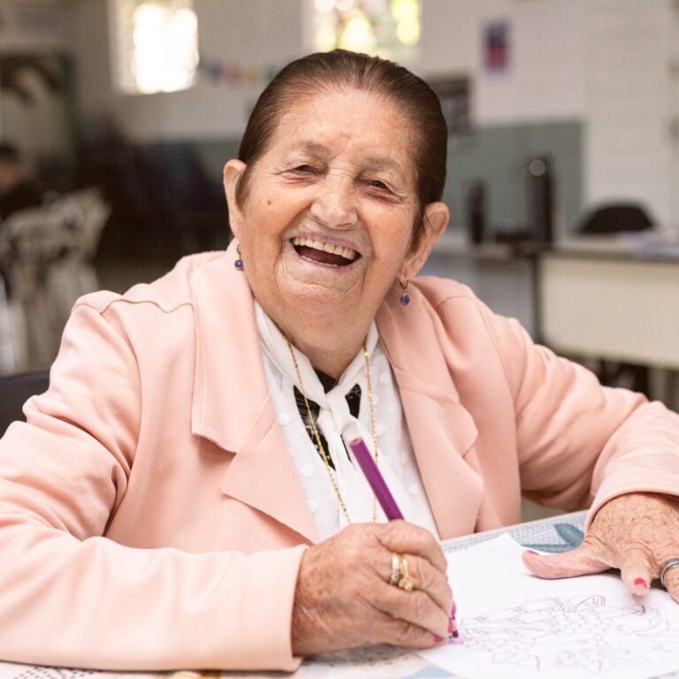 Ensaio fotográfico resgata autoestima de idosos no Centro Dia Anos Dourados