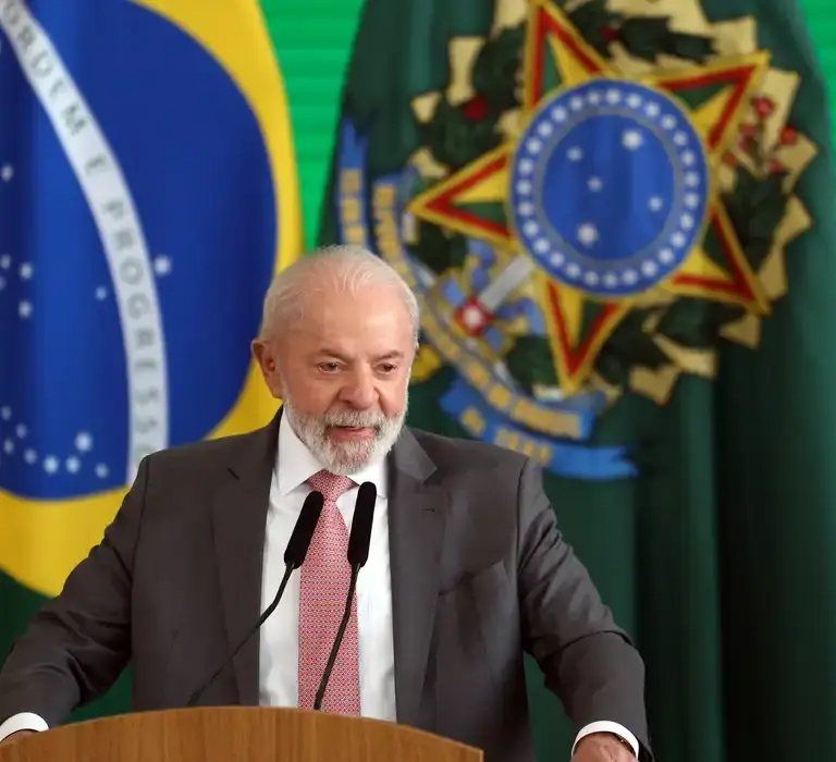 Lula diz que ‘não tem pressa’ para aplicar reciprocidade contra os EUA