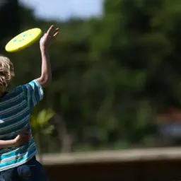 Apesar de proibição, 29% admitem palmadas e beliscões em crianças