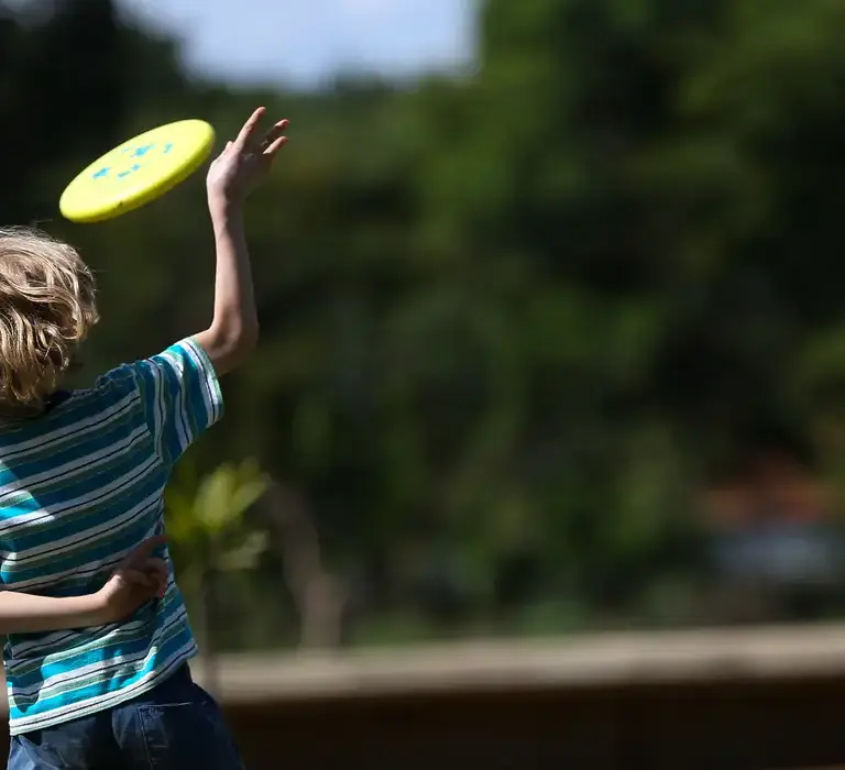 Apesar de proibição, 29% admitem palmadas e beliscões em crianças