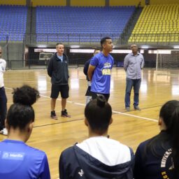 Marília apresenta novo técnico e cinco reforços para equipes femininas de futebol e futsal