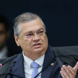 Dino manda PF investigar emendas parlamentares que somam R$ 694 milhões