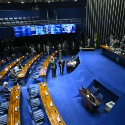 Senado aprova isenção de IR para quem ganha até dois salários-mínimos