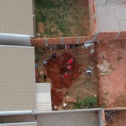 Acusado de enterrar corpo em quintal se ofereceu para concretar o local