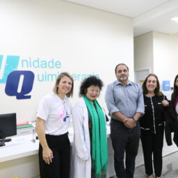 HBU recebe oncologista Nise Yamaguchi e reforça referência nacional