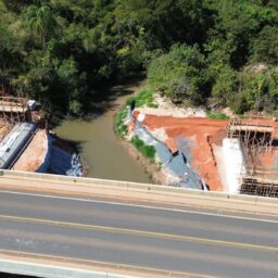 Rodovia SP-333 terá sistema Pare e Siga e paralisações nesta terça-feira