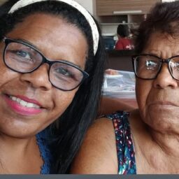 Impacto violento arrancou motor de carro e incendiou pasto em vicinal