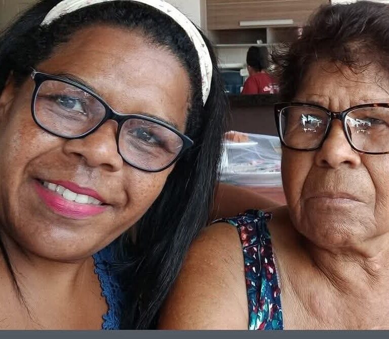 Impacto violento arrancou motor de carro e incendiou pasto em vicinal