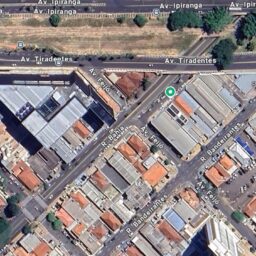 Interdição altera trânsito na Tiradentes nesta segunda