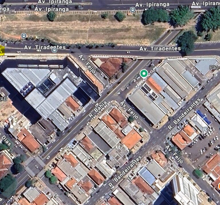 Interdição altera trânsito na Tiradentes nesta segunda