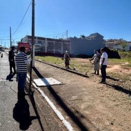 Prefeitura realiza serviços de limpeza e zeladoria na Via Expressa da zona sul