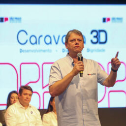 Governador Tarcísio participa de formatura em Pompeia