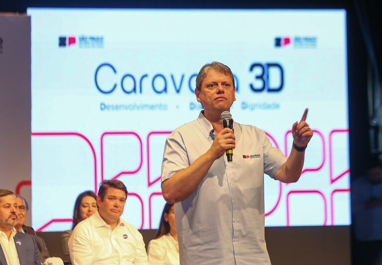 Governador Tarcísio participa de formatura em Pompeia