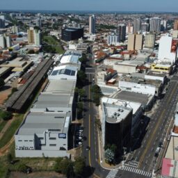 Média salarial por trabalhador chega a R$ 2,5 mil em Marília, diz IBGE