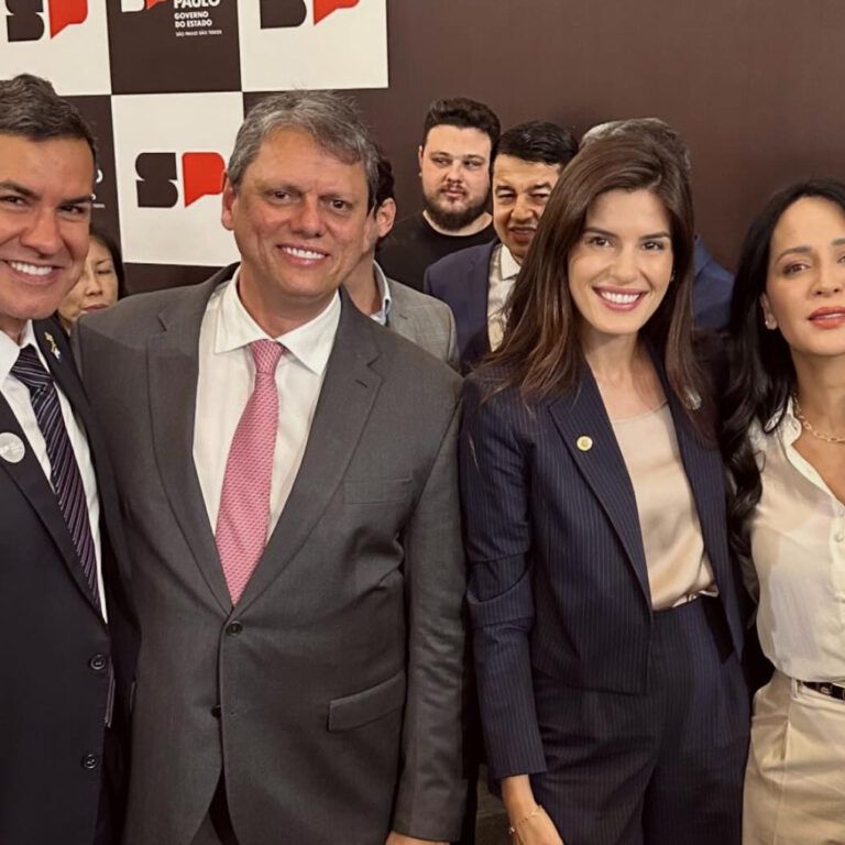 Tarcísio traz Caravana 3D para a região com Dani Alonso e Capitão Augusto