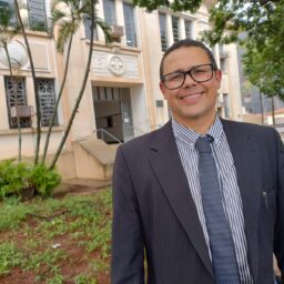 Prefeitura comunica saída do procurador-geral Estevan Marino