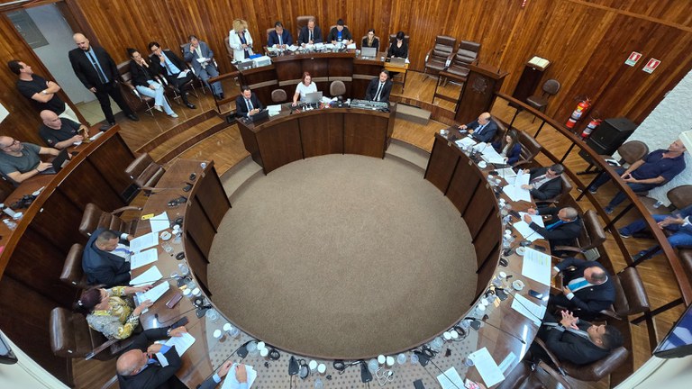 Projeto que revoga Lei das Sacolinhas recebe parecer contrário