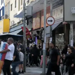 Desemprego cai em 18 estados no segundo trimestre, aponta Pnad Contínua