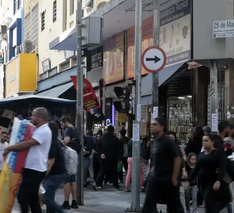 Desemprego cai em 18 estados no segundo trimestre, aponta Pnad Contínua