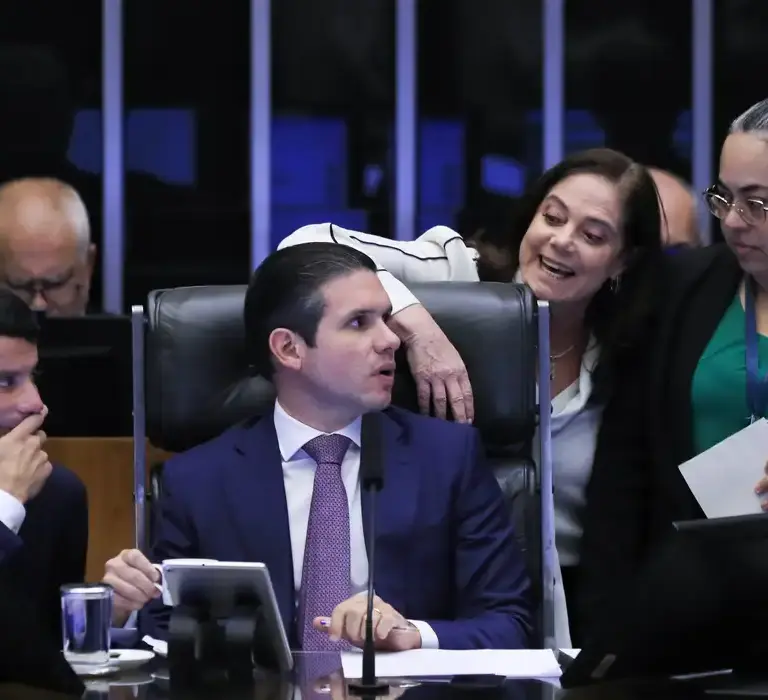 Câmara aprova urgência para isenção do IR de quem ganha até R$ 5 mil