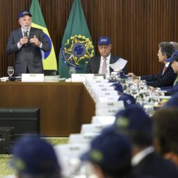 Presidente Lula reafirma soberania e diz que Brasil não aceitará ofensas