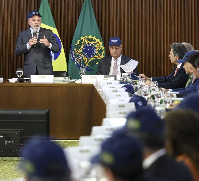 Presidente Lula reafirma soberania e diz que Brasil não aceitará ofensas