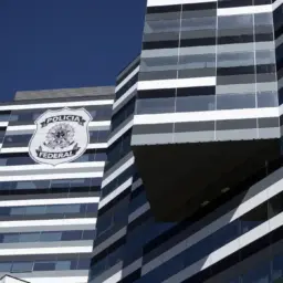 PF diz que Bolsonaro burlou STF e encaminhou 300 vídeos pelo WhatsApp 