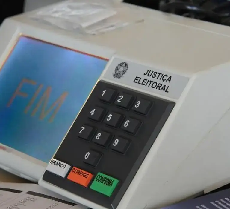 Com vetos, Lula sanciona limite para inelegibilidade por Ficha Limpa