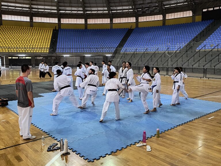 Secretaria de Esportes abre inscrições para aulas gratuitas de capoeira e taekwondo